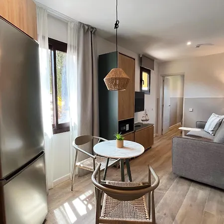 Feelathome Vil-la Romana Aparthotel