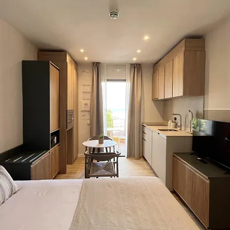 Feelathome Vil-la Romana Aparthotel Tossa de Mar