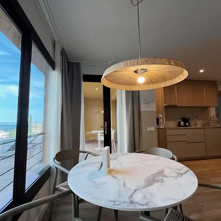 Feelathome Vil-la Romana Aparthotel Tossa de Mar