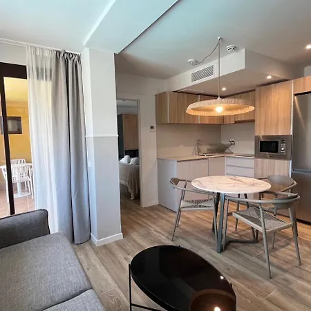 Feelathome Vil-la Romana Aparthotel Tossa de Mar