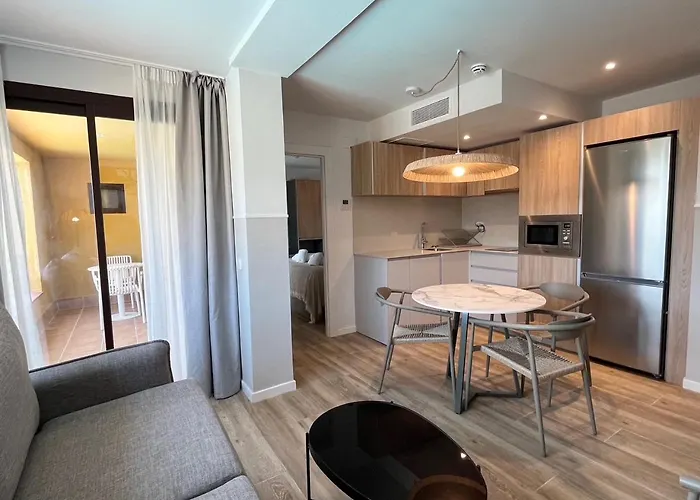 Feelathome Vil-la Romana Apartahotel Tossa de Mar