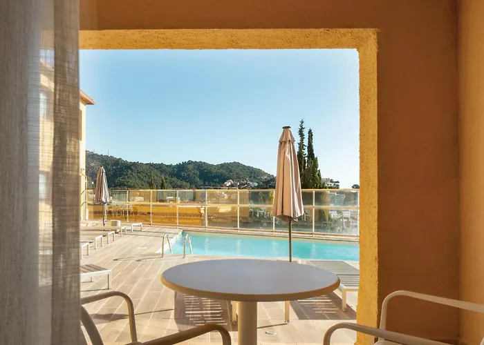 Feelathome Vil-la Romana Ξενοδοχείο με διαμερίσματα 4*