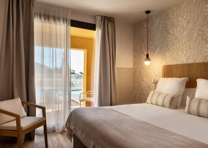 Feelathome Vil-la Romana Ξενοδοχείο με διαμερίσματα 4*