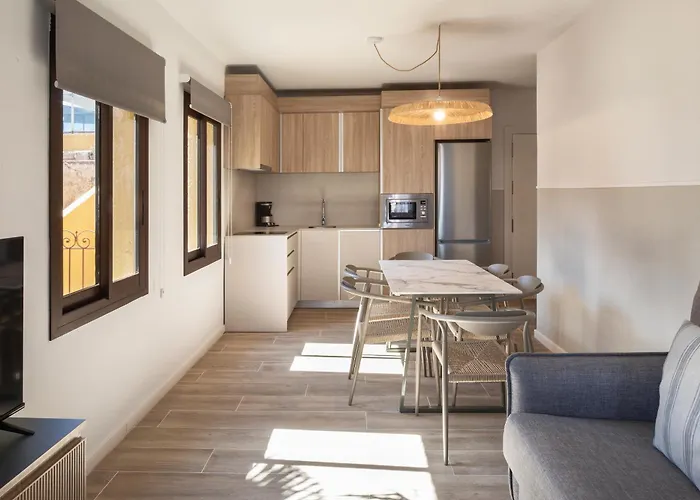 Ξενοδοχείο με διαμερίσματα Feelathome Vil-la Romana 4*