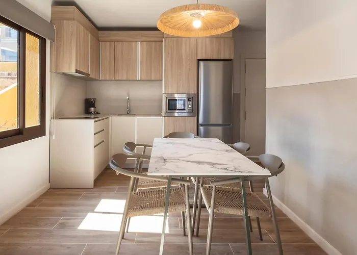 Ξενοδοχείο με διαμερίσματα Feelathome Vil-la Romana 4*